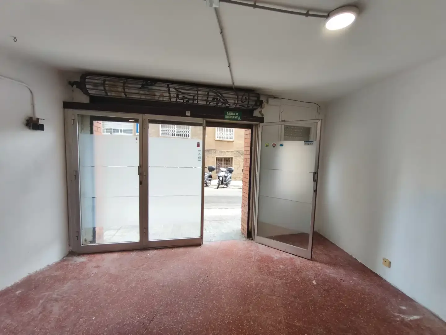 Local comercial en  Avinguda del Coll del Portell 41 - Foto 6