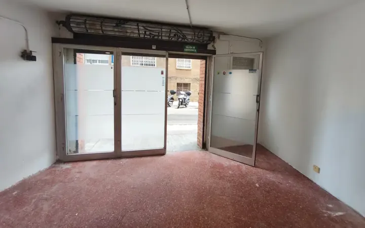 Local comercial en  Avinguda del Coll del Portell 41 - Foto 6