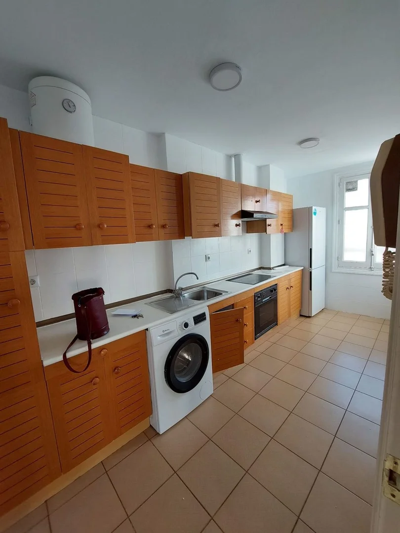 Estudio en Guzman el Bueno, 7 - Foto 2