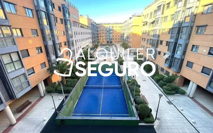Piso en Calle de Ladera de los Almendros, Valdebernardo - Valderrivas - Foto 1