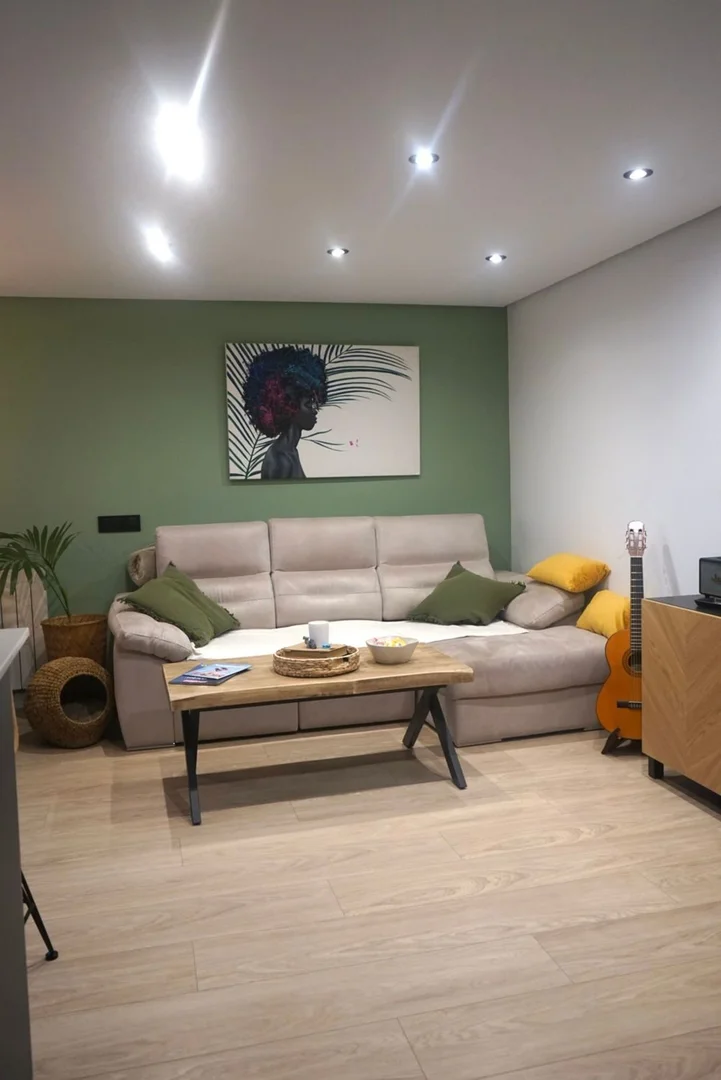 Piso en avenida de Pablo Neruda, 33