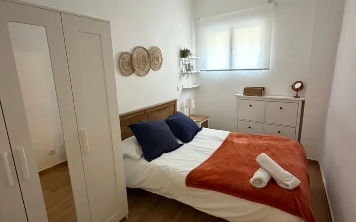 Piso en Calle de las Azucenas, 40, Valdeacederas - Foto 1