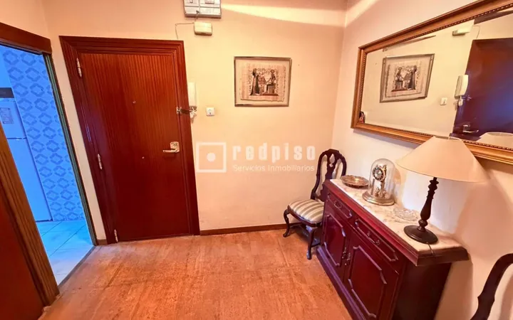 Piso en Calle de Víctor de la Serna - Foto 1