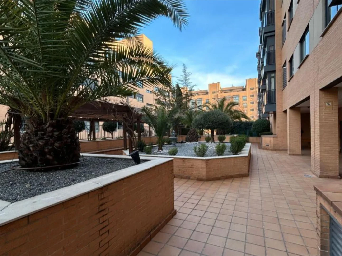 Piso en  Calle de Aracne 21 - Foto 8