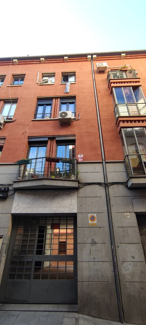 Estudio en calle de los Abades, 11 - Foto 3