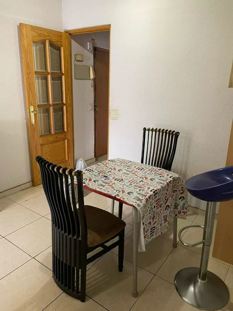 Alquiler de piso en Calle de Aquitania, 95 - Foto 3