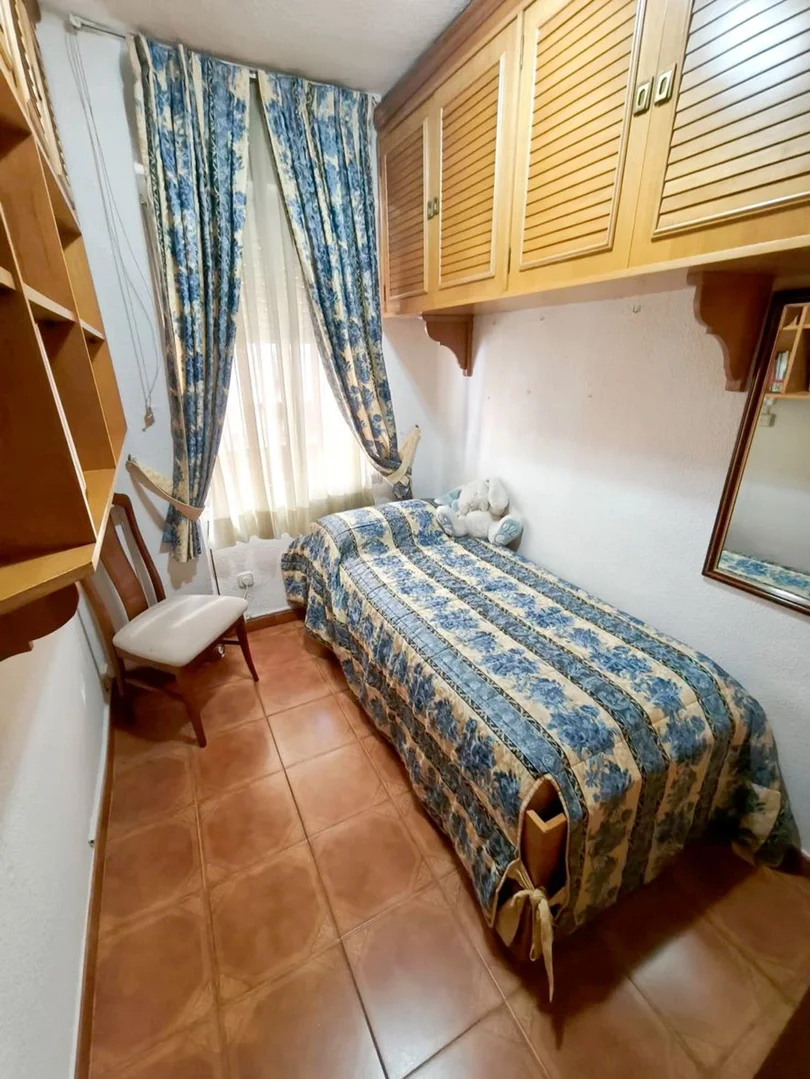 Piso en Calle de Eugenia de Montijo, 74 - Foto 9