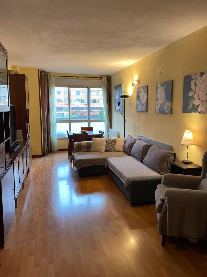 Piso en calle del Pintor Antonio Saura, 5