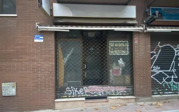 Local comercial en  Calle de Latina 13 - Foto 1