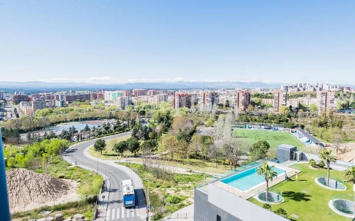 Piso en Paseo de la Dirección, Valdeacederas - Foto 1