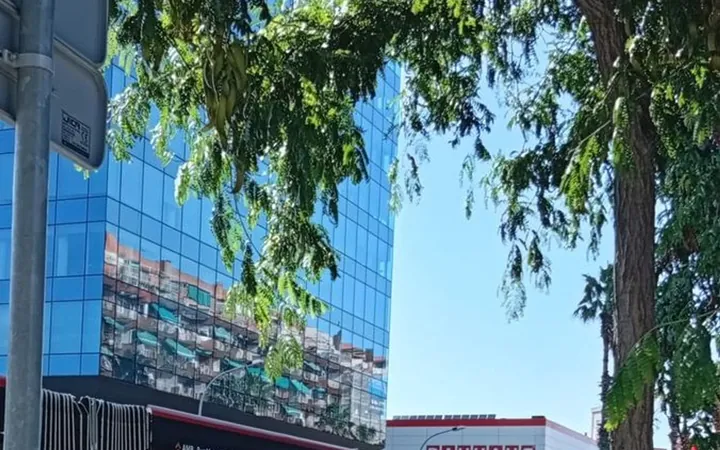 Piso en Paseo de la Zona Franca, 126 - Foto 2