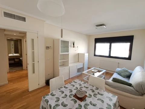 Alquiler de piso en Calle de María Tudor, 1 -40 - Foto 4