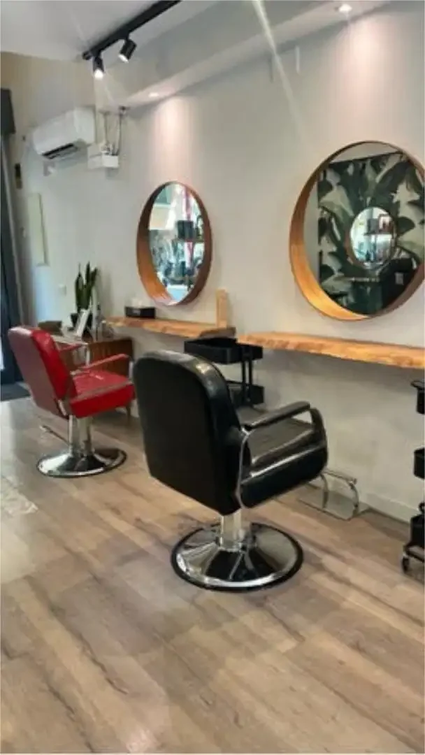 Local comercial en Sants - Foto 4
