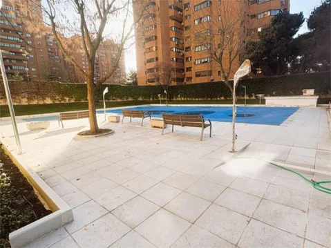 Piso en  Calle de Pedro Rico 13 - Foto 42