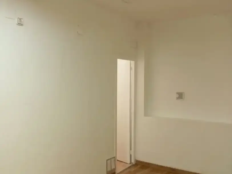 Local comercial en  Carrer de Cantàbria 43 - Foto 4