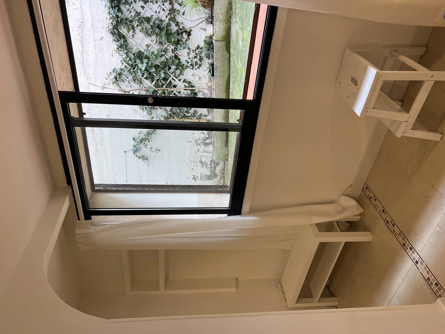 Planta baja en  Calle de Donoso Montesinos 19 - Foto 5