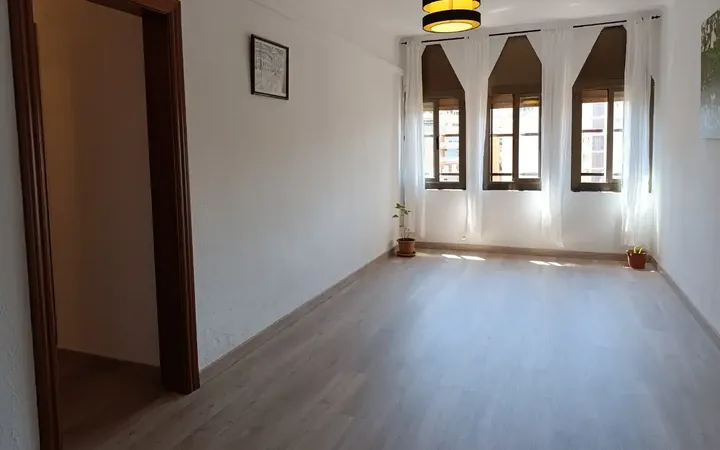 Piso en  Carrer de la Mare de Déu de Port 61 - Foto 8