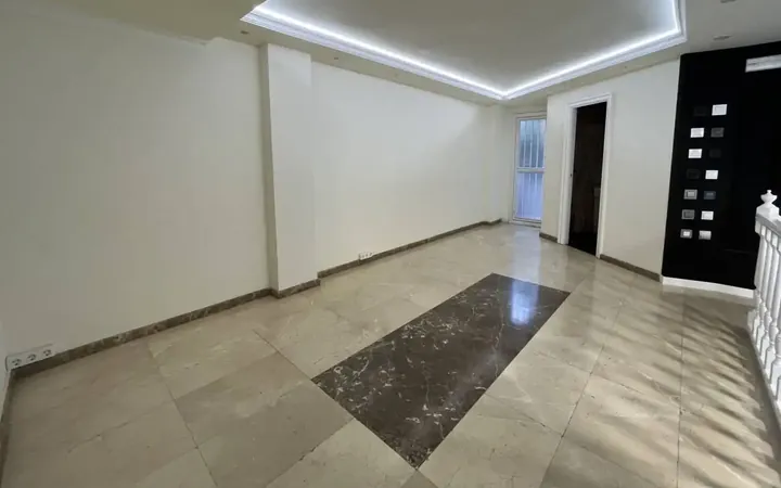 Local comercial en  Calle felipe II - Foto 1