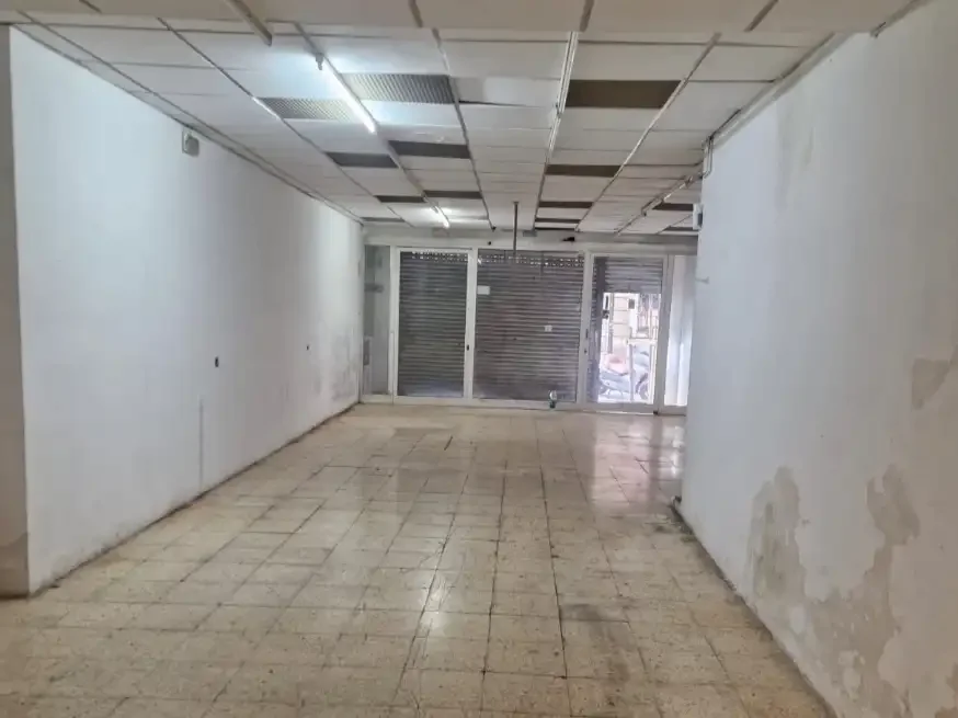 Local comercial en  Carrer de Sugranyes 1 - Foto 4