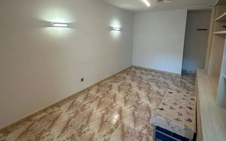 Piso en Calle d'Alcolea, 133 - Foto 4