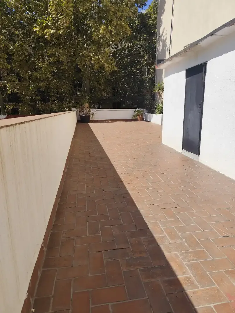 Local comercial en  Carrer de Joan d'Àustria 109 - Foto 10
