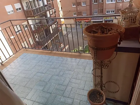 Piso en  Carrer de Cantàbria 37 - Foto 1