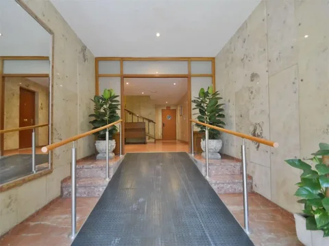 Piso en  Plaza de la Carolina 8 - Foto 3