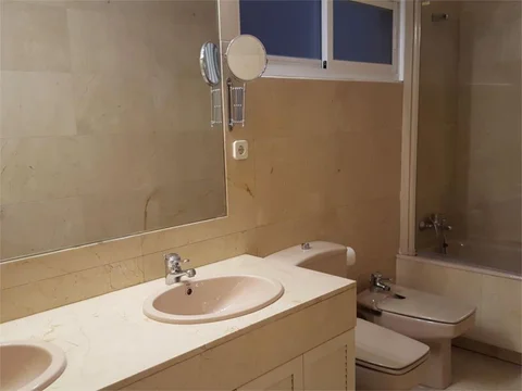 Piso en  Avenida de Machupichu 11 - Foto 14