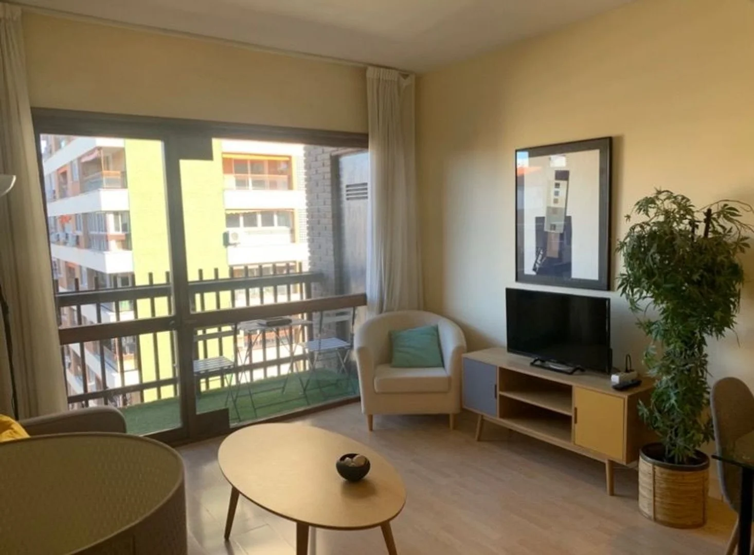 Piso en calle de la Infanta Mercedes, 92