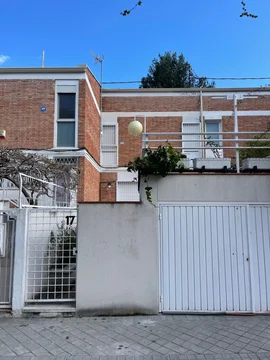 Chalet adosado en Calle Treviana - Foto 1