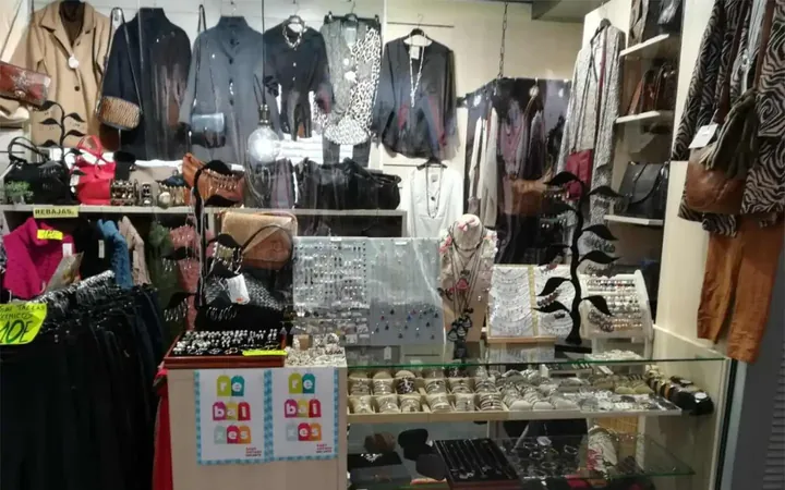Local comercial en  Carrer del Comte d'Urgell 1 - Foto 6