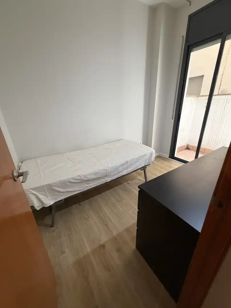 Piso en  Carrer de la Reina Amàlia 37.U - Foto 13