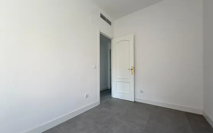 Piso en  Calle VALDESANGIL - Foto 13