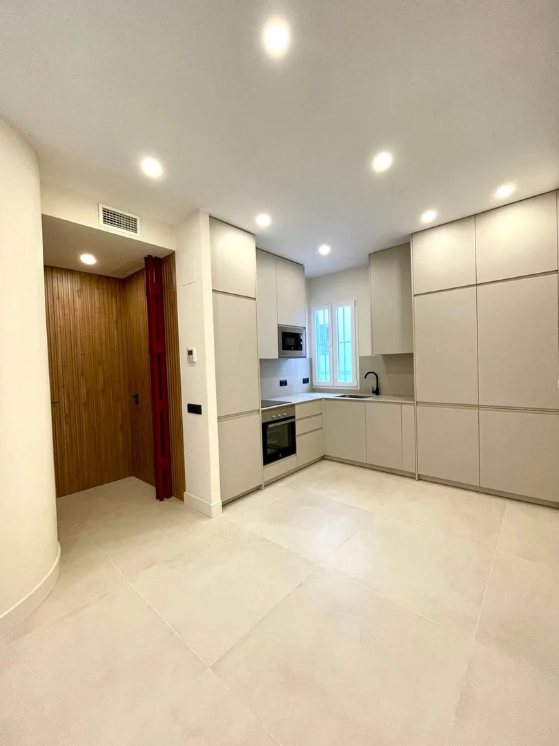 Alquiler de piso en Calle de las Virtudes, 20 - Foto 4