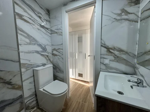 Piso en  Calle de Cuart de Poblet 35 - Foto 3