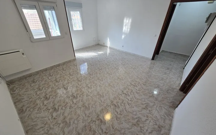 Piso en Calle Peralejo, San Fermín - Foto 1