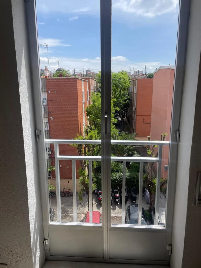 Piso en calle de la Colonia Erillas, 6 - Foto 2