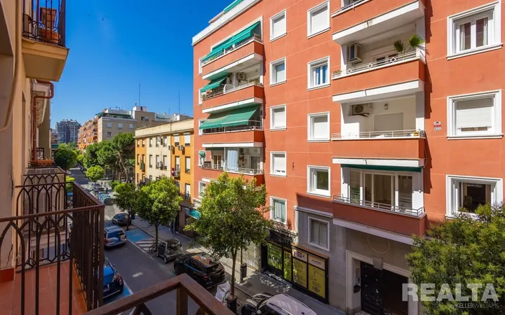 Piso en Fuente del Berro - Foto 1