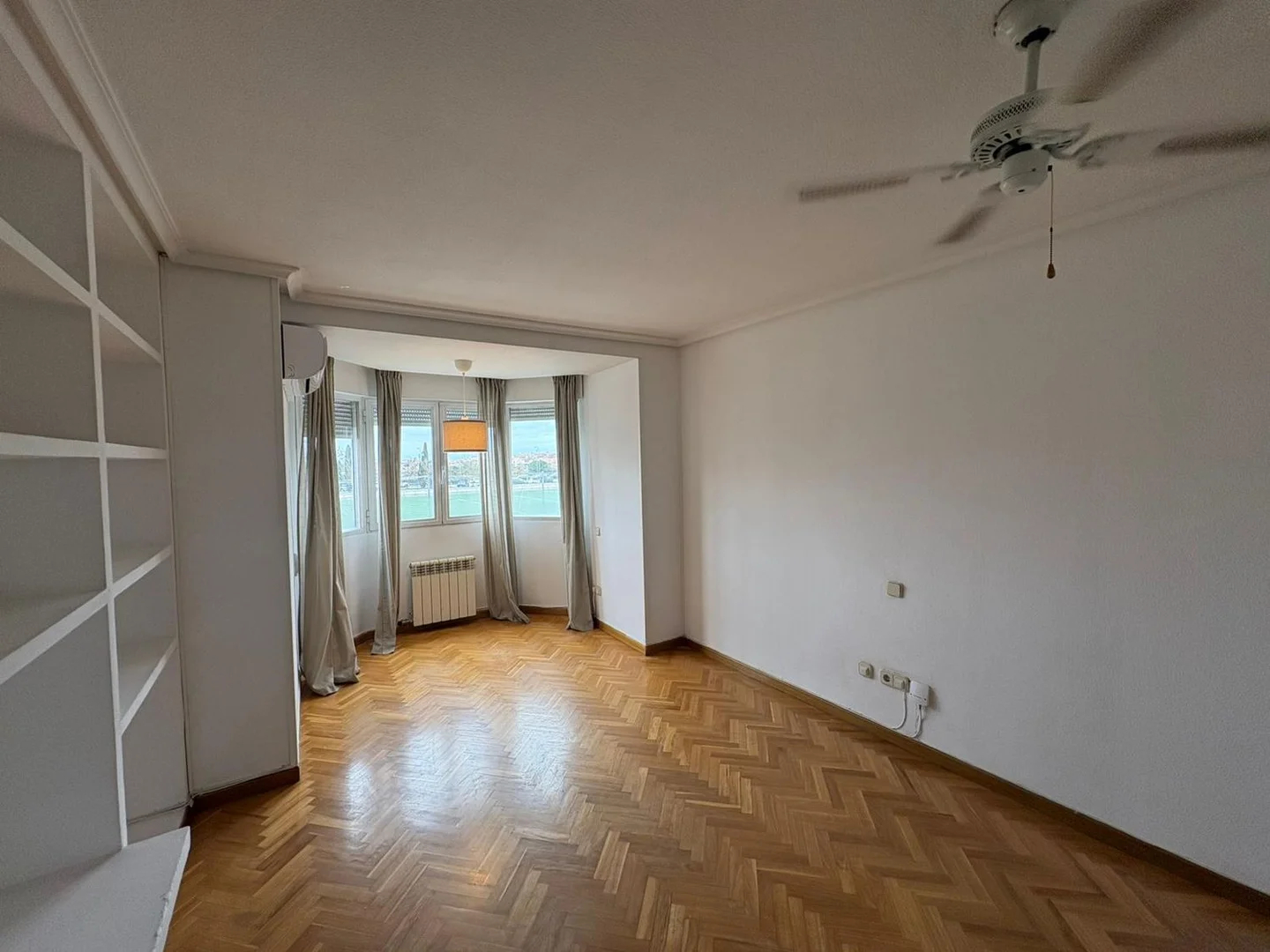 Piso en Barrio Tres Olivos - Valverde - Foto 4