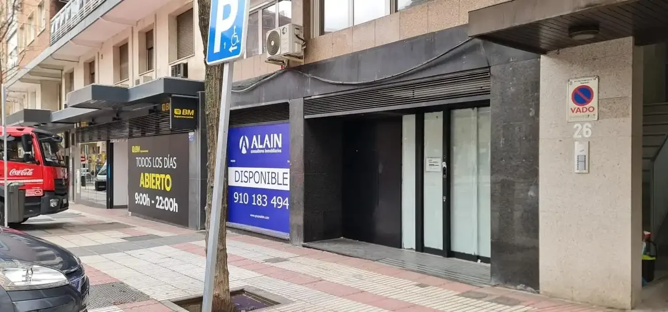 Local comercial en  Paseo del Marqués de Zafra - Foto 2