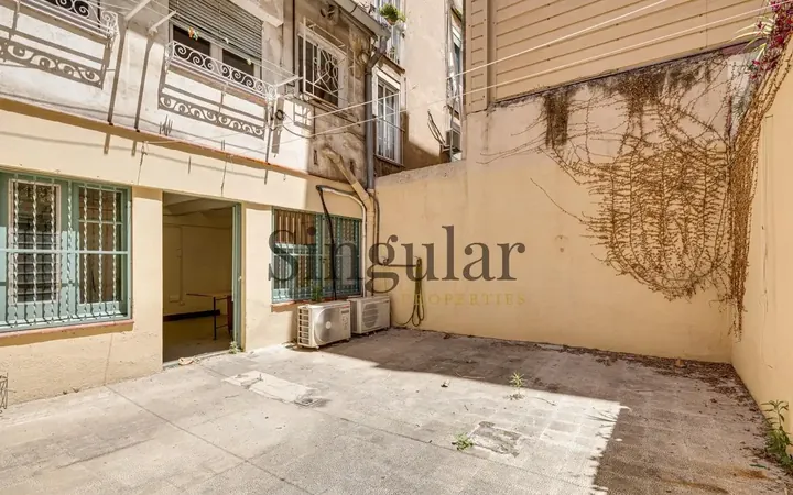 Local comercial en  Carrer de la Creu Coberta - Foto 27