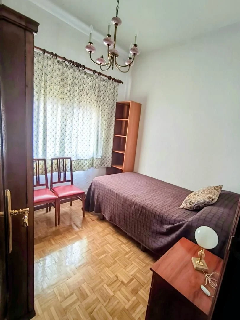 Piso en  Avenida de la Reina Victoria 25 - Foto 9