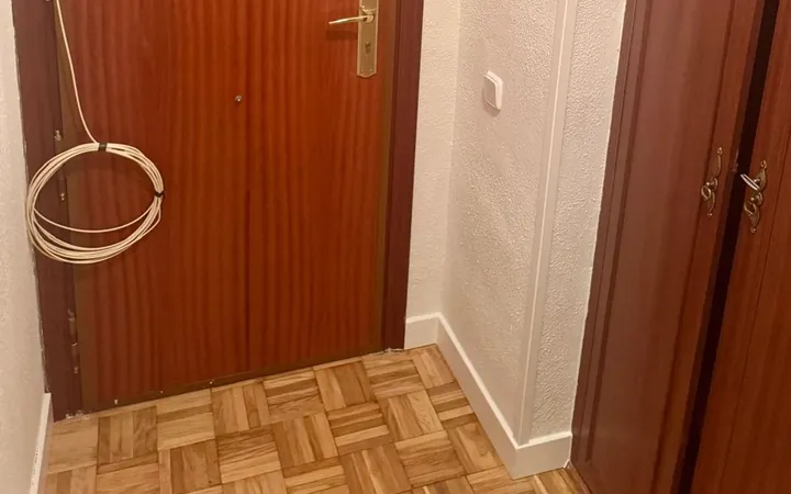 Piso en Calle de Villamanín, Lucero - Foto 2