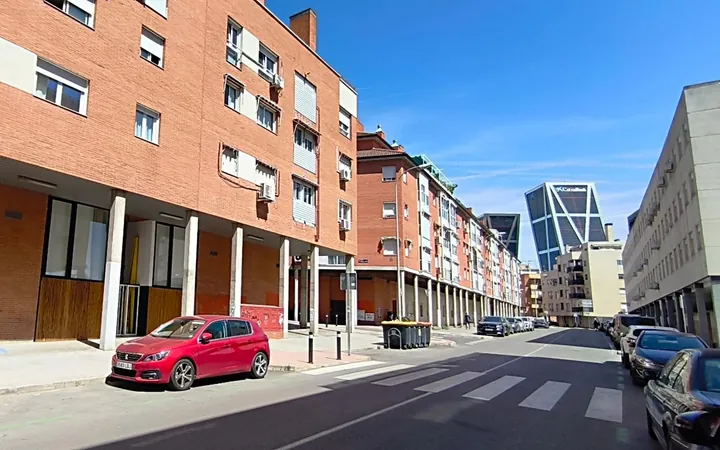Piso en Calle del Ailanto, 31 - Foto 1