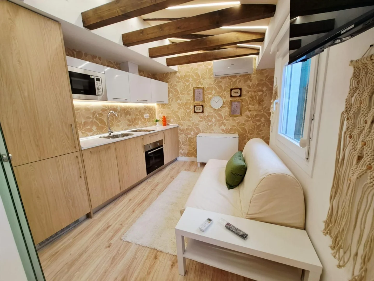 Piso en  Calle del Águila 16 - Foto 1