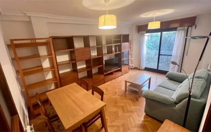 Piso en Embajadores - Foto 1
