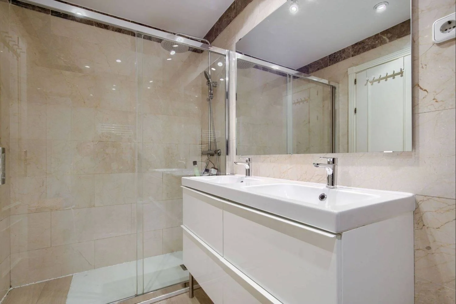 Piso en Av. del Talgo, 129 - Foto 3