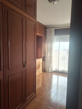 Piso en Barrio La Salut - Foto 4