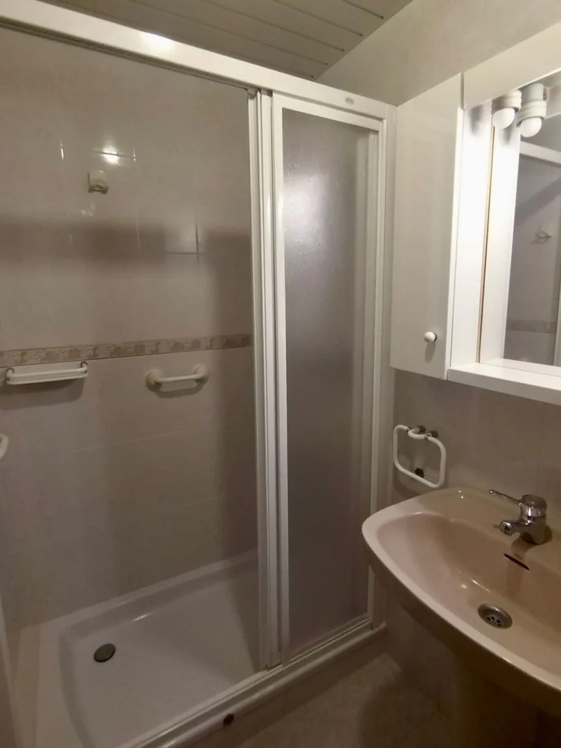 Piso en Barrio La Salut - Foto 16