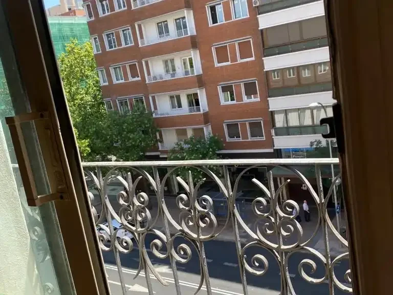 Piso en  Calle de Diego de León 15 - Foto 6